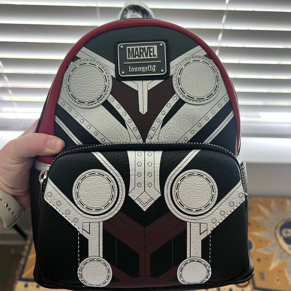 BRAND NEW THOR LOVE AND THUNDER LOUNGEFLY